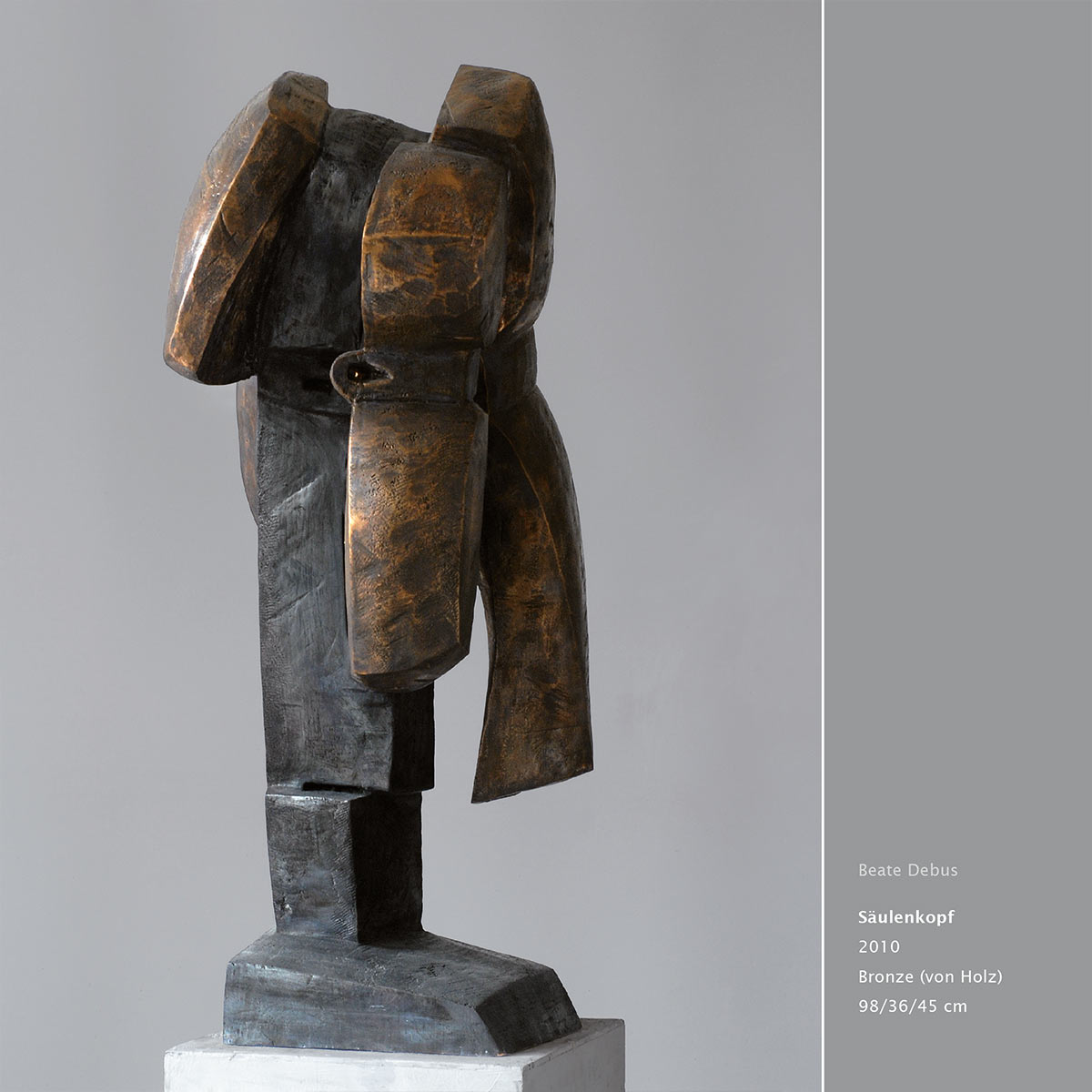 "Säulenkopf" . Bronzeskulptur . Beate Debus "Köpfe Masken" Grafik Relief Skulptur . 2011