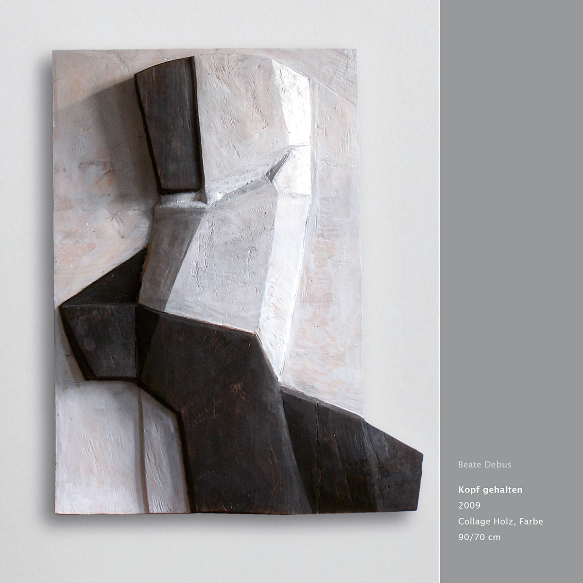 "Kopf gehalten" . Holzrelief . Beate Debus "Köpfe Masken" Grafik Relief Skulptur . 2011
