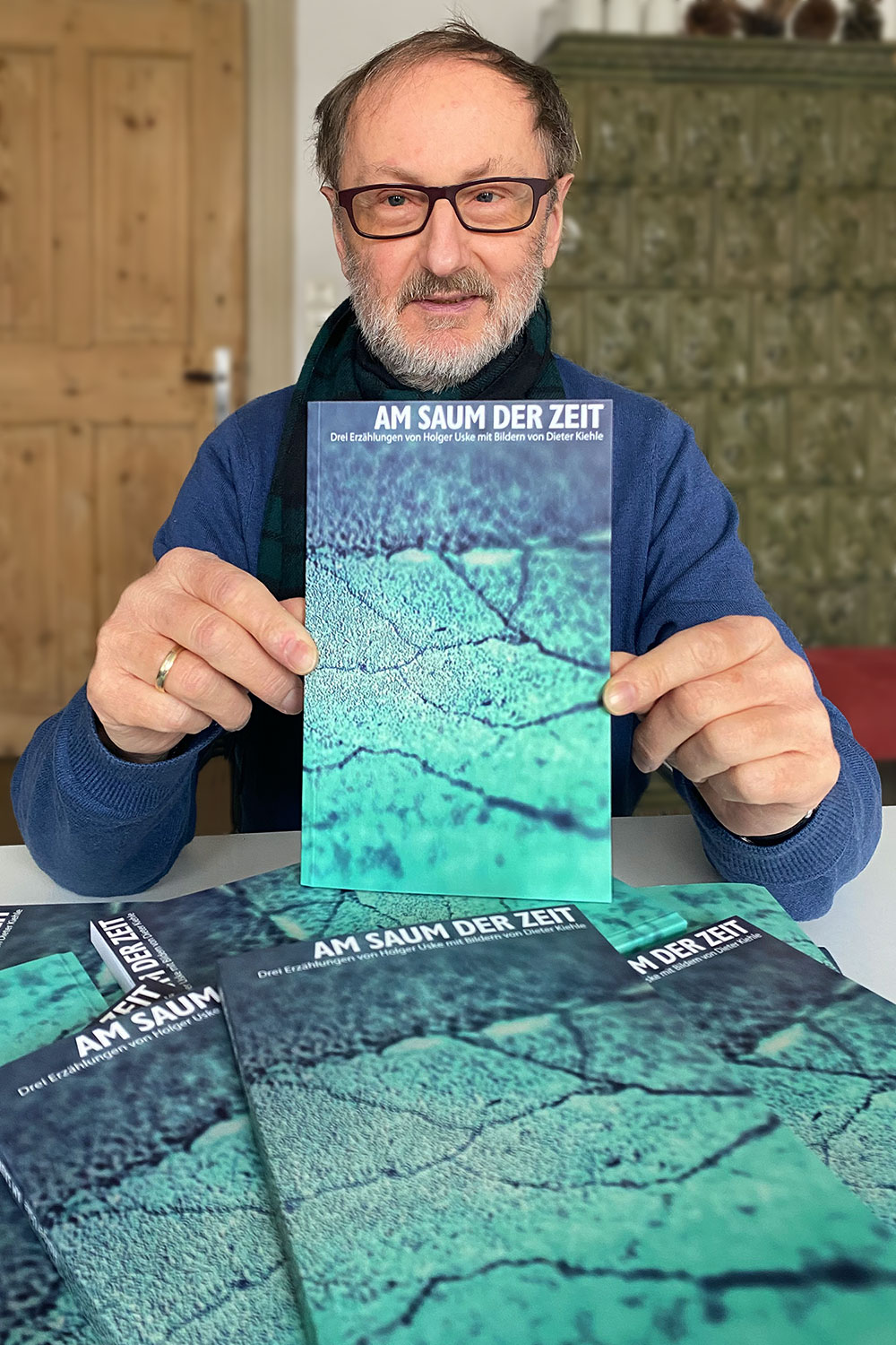 2021-buch-holger-uske-am-saum-der-zeit-IMG_6354mh Holger Uske: Am Saum der Zeit . Buch (Grafik: Dieter Kiehle, Gestaltung: Designakut 2021, Foto: Manuela Hahnebach)